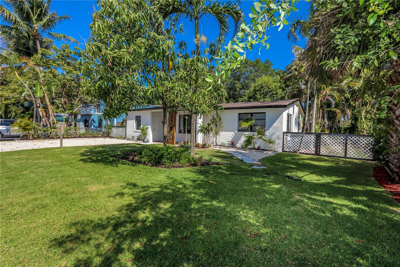 Amazing 3/2 home in trendy Chula Vista. Fenced tropical yard, nearly 9,000 SF, has
30 trees, dbl ga