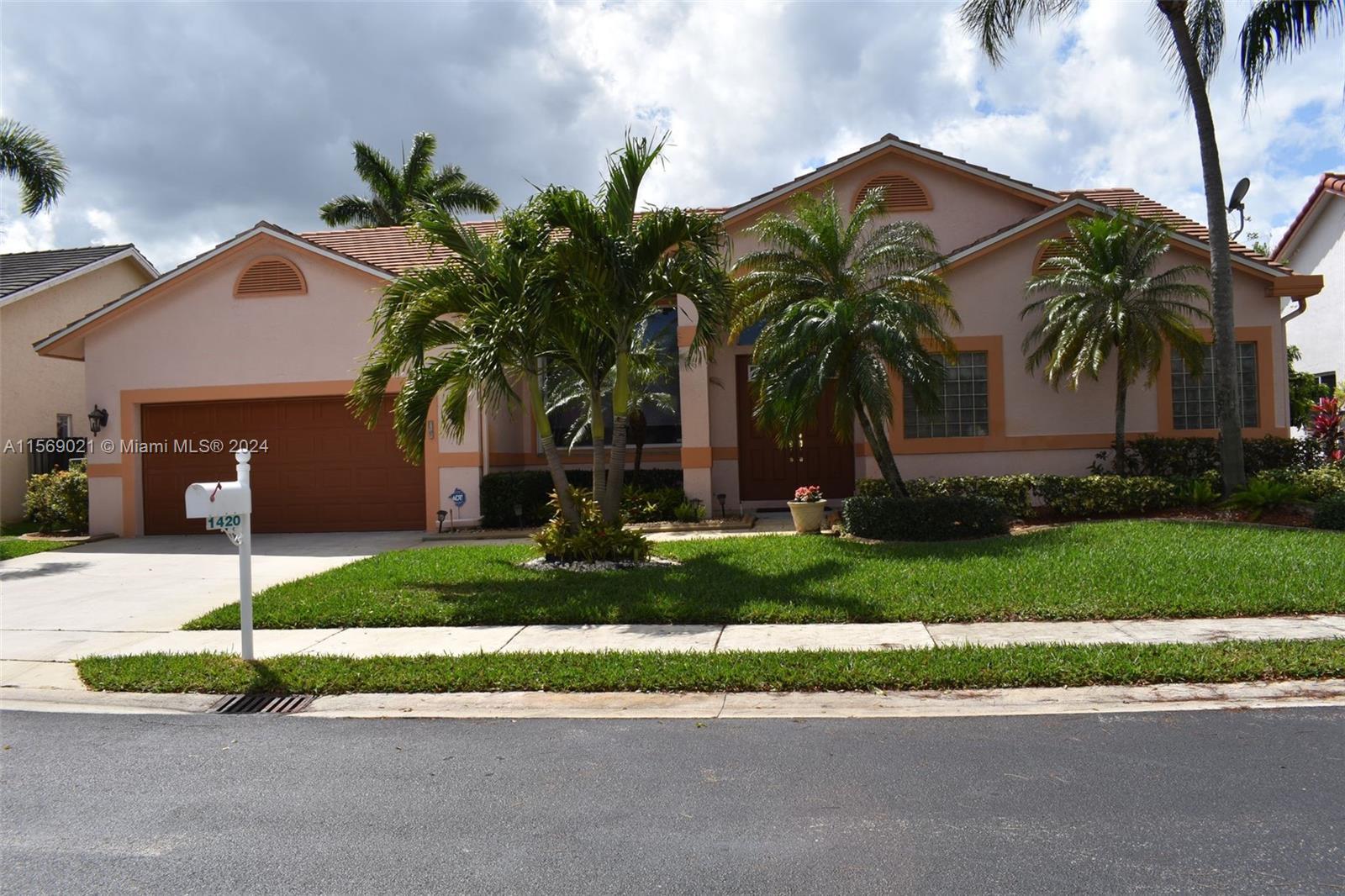 Photo of 1420 SW 104th Ave in Pembroke Pines, FL
