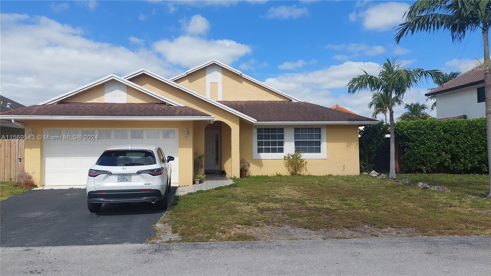 Photo of 18678 NW 77th Pl in Hialeah, FL