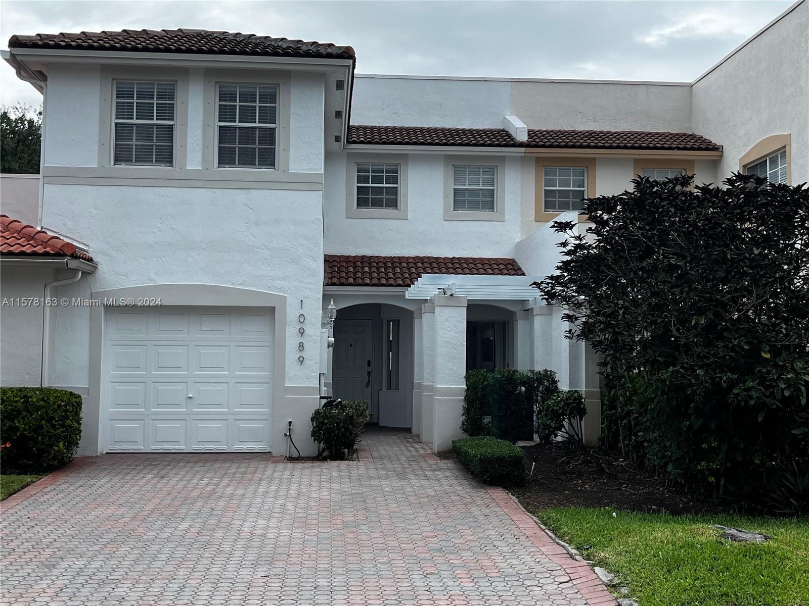Photo of 10989 NW 62nd Ter in Doral, FL