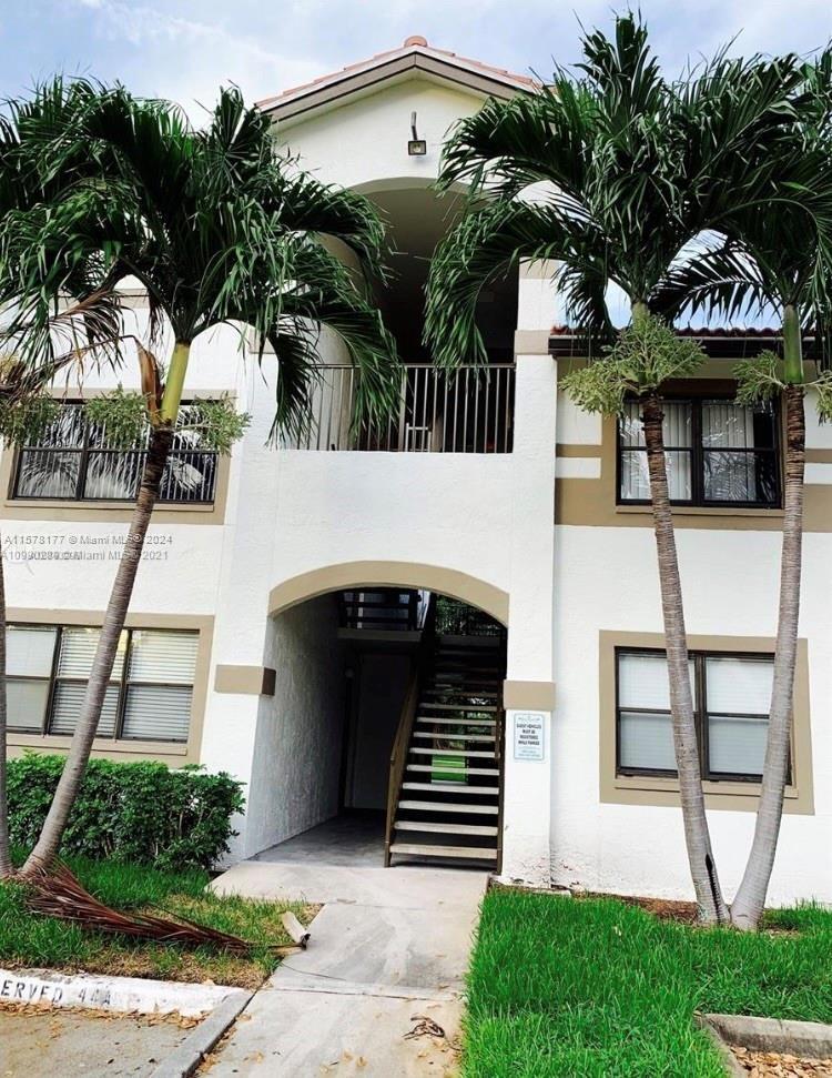 Photo of 620 S Park Rd #16-2 in Hollywood, FL