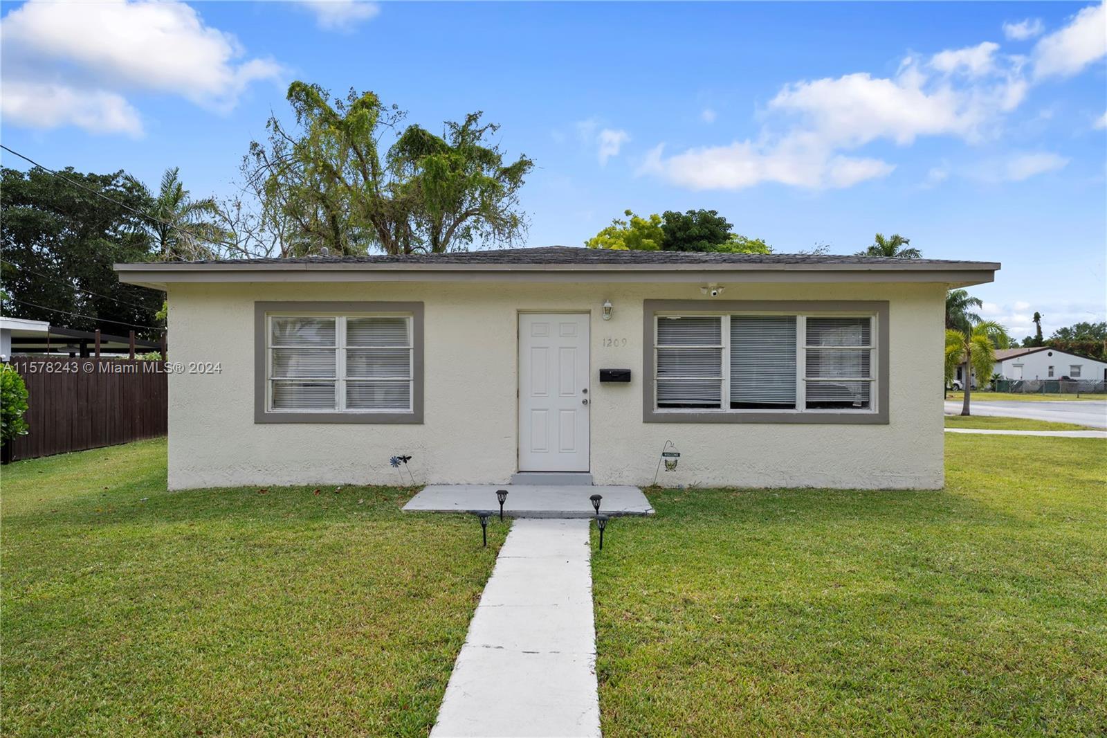 Photo of 1209 NW 1st Ave in Homestead, FL
