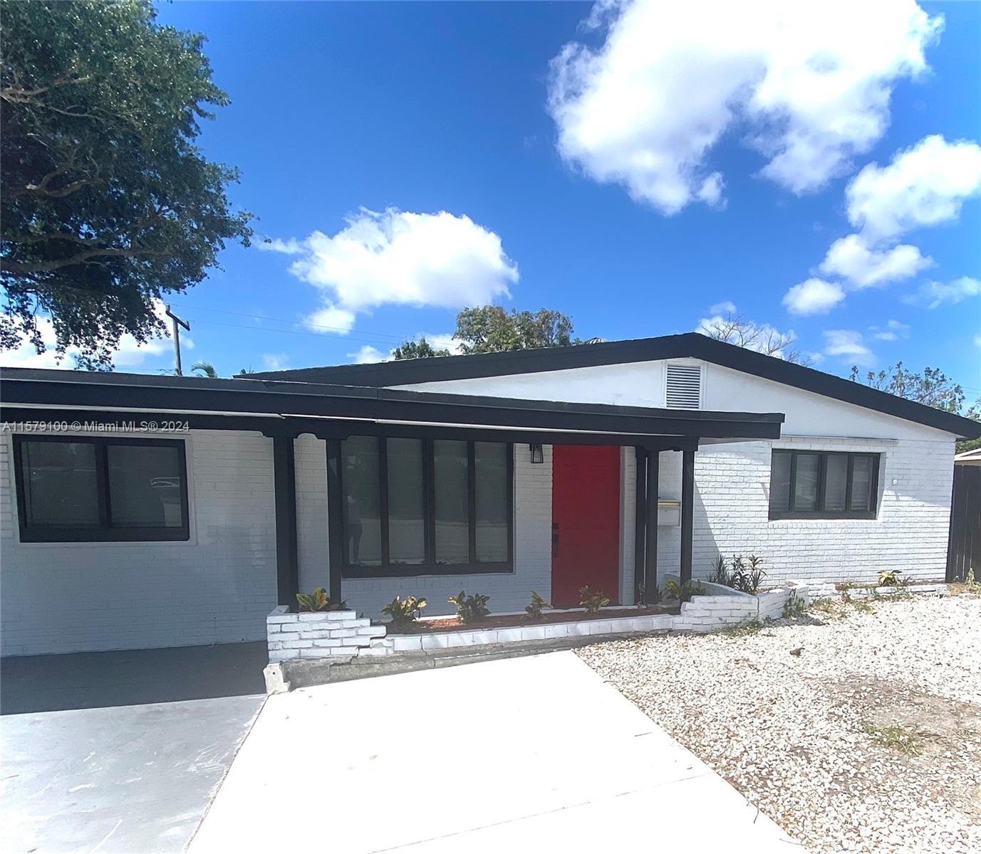 Photo of 5711 Sheridan St in Hollywood, FL