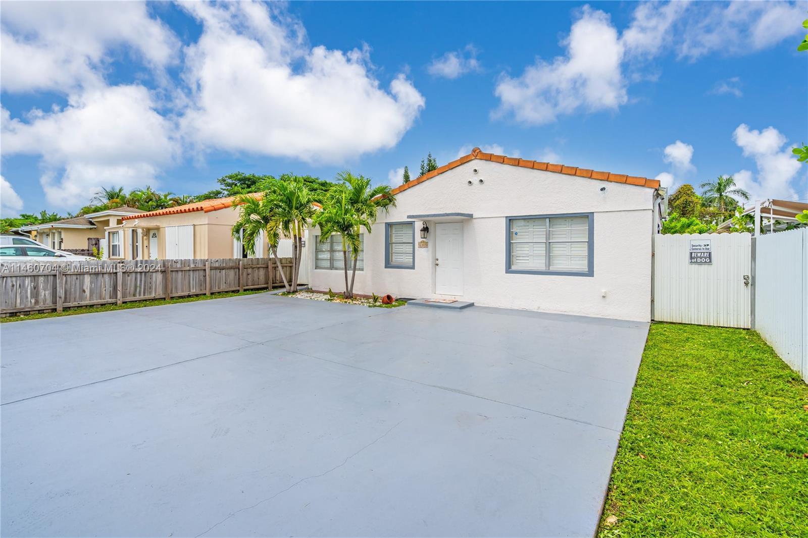 Photo of 2405 Funston St in Hollywood, FL