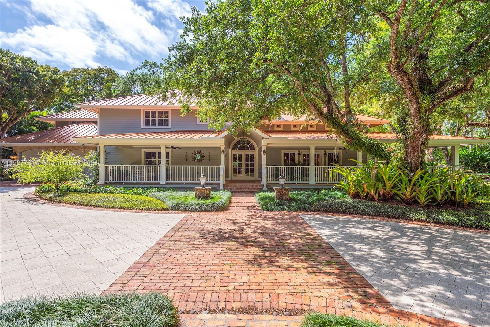 Photo of 5400 Kerwood Oaks Dr in Coral Gables, FL