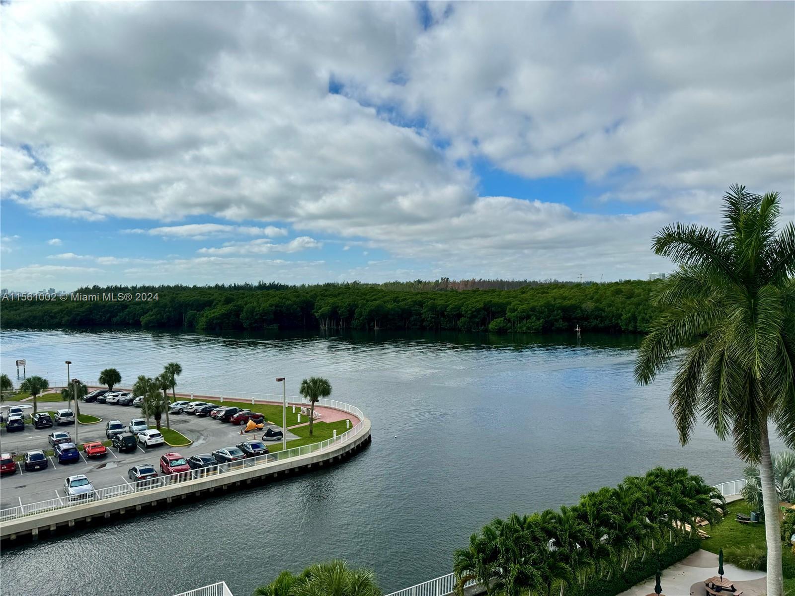 LOCATION! LOCATION! LOCATION! This one-bedroom, one-bathroom apartment in the heart of Sunny Isles B
