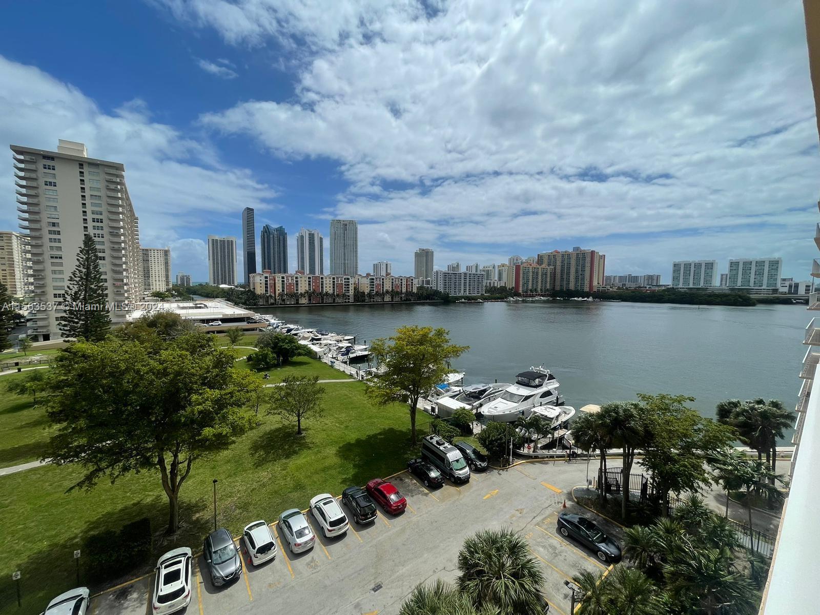 Beautiful updated and spacious 1 bedroom, 1.5-bathroom unit located in the heart of Sunny Isles Beac