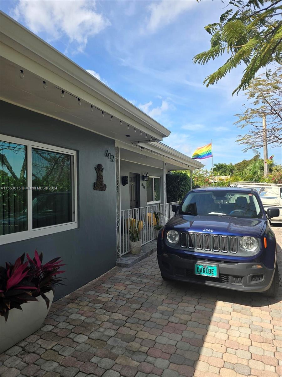 Photo of 612 NW 16th St #1 in Fort Lauderdale, FL