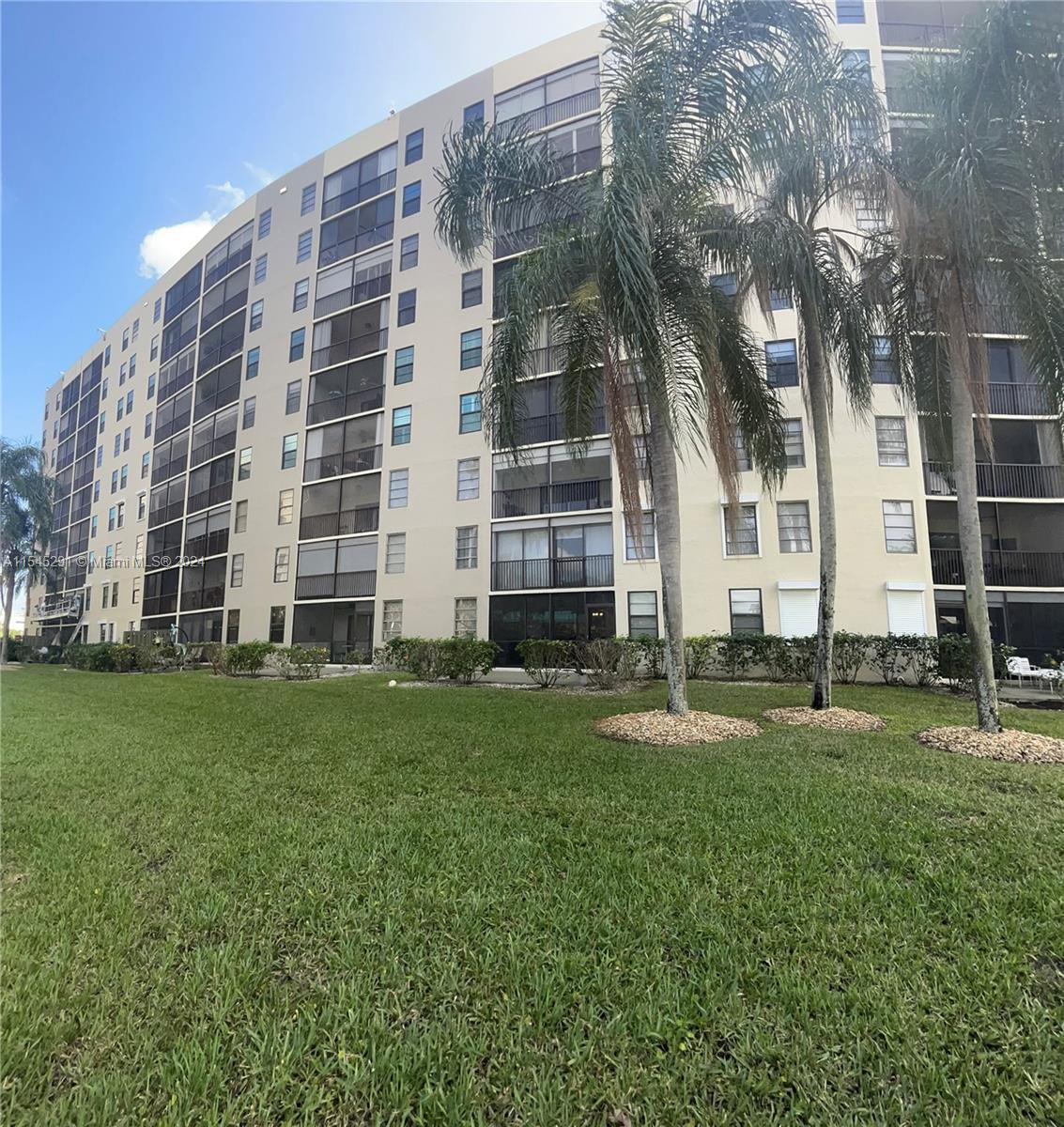 Photo of 2205 S Cypress Bend Dr #406 in Pompano Beach, FL