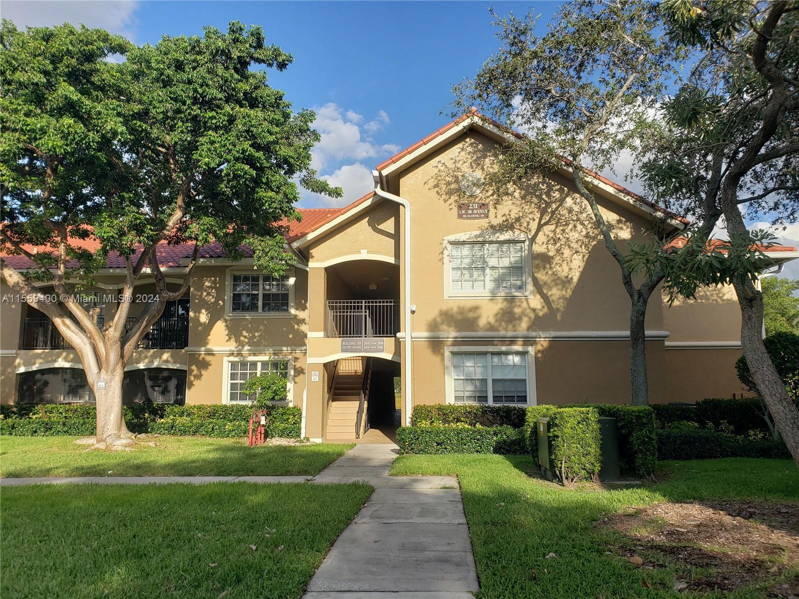 Photo of 231 SW 116th Ave #19105 in Pembroke Pines, FL