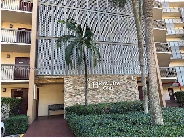 Photo of 3301 N Country Club Dr #704 in Aventura, FL