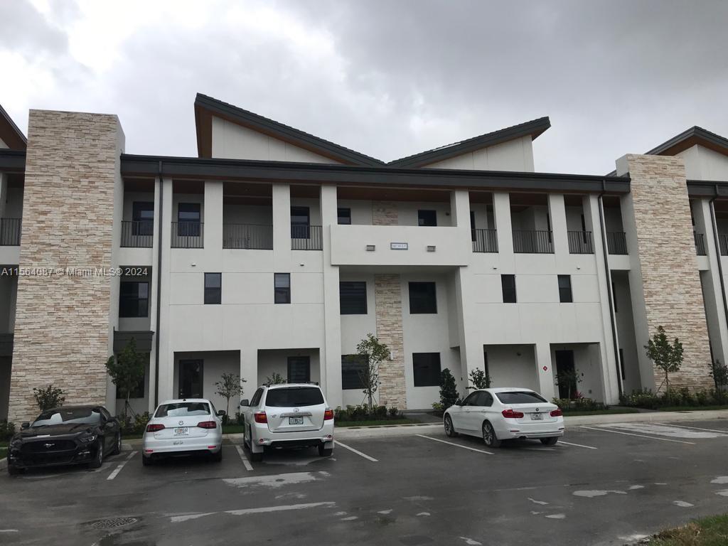 Photo of 10431 NW 82nd St #5 in Doral, FL