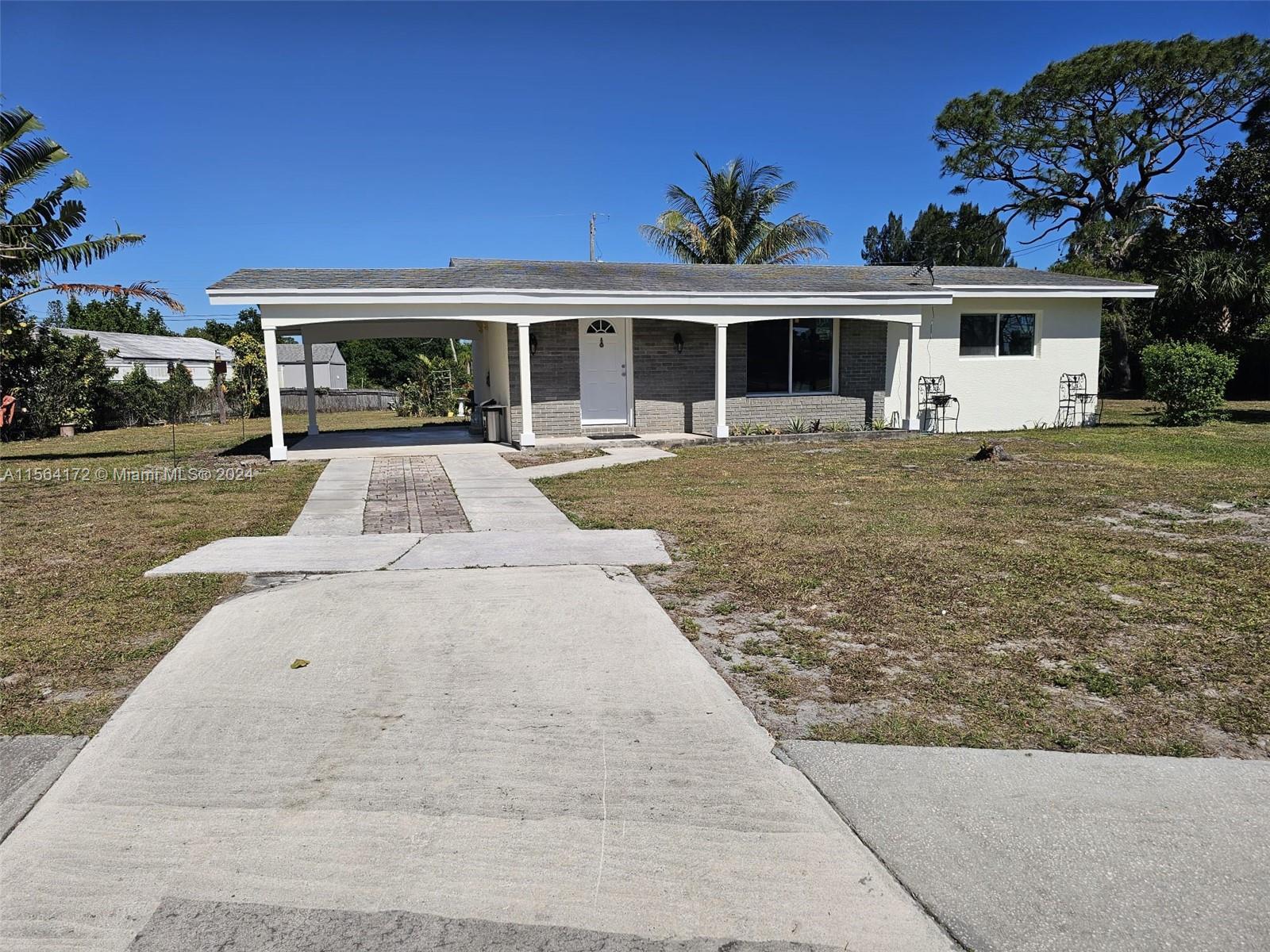 Photo of 426 Riomar Dr in Port St Lucie, FL