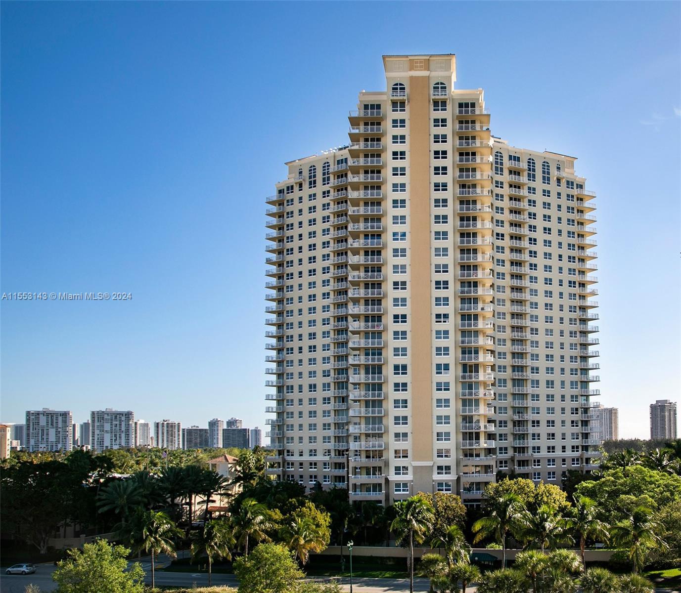 OUTSTANDING AND SPACIOUS CORNER UNIT CONDO AT TURNBERRY ON THE GREEN. WRAP AROUND BALCONY WITH AMAZI