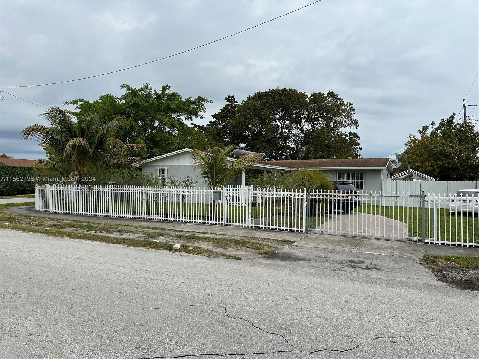Photo of 4351 NW 185th St in Miami Gardens, FL