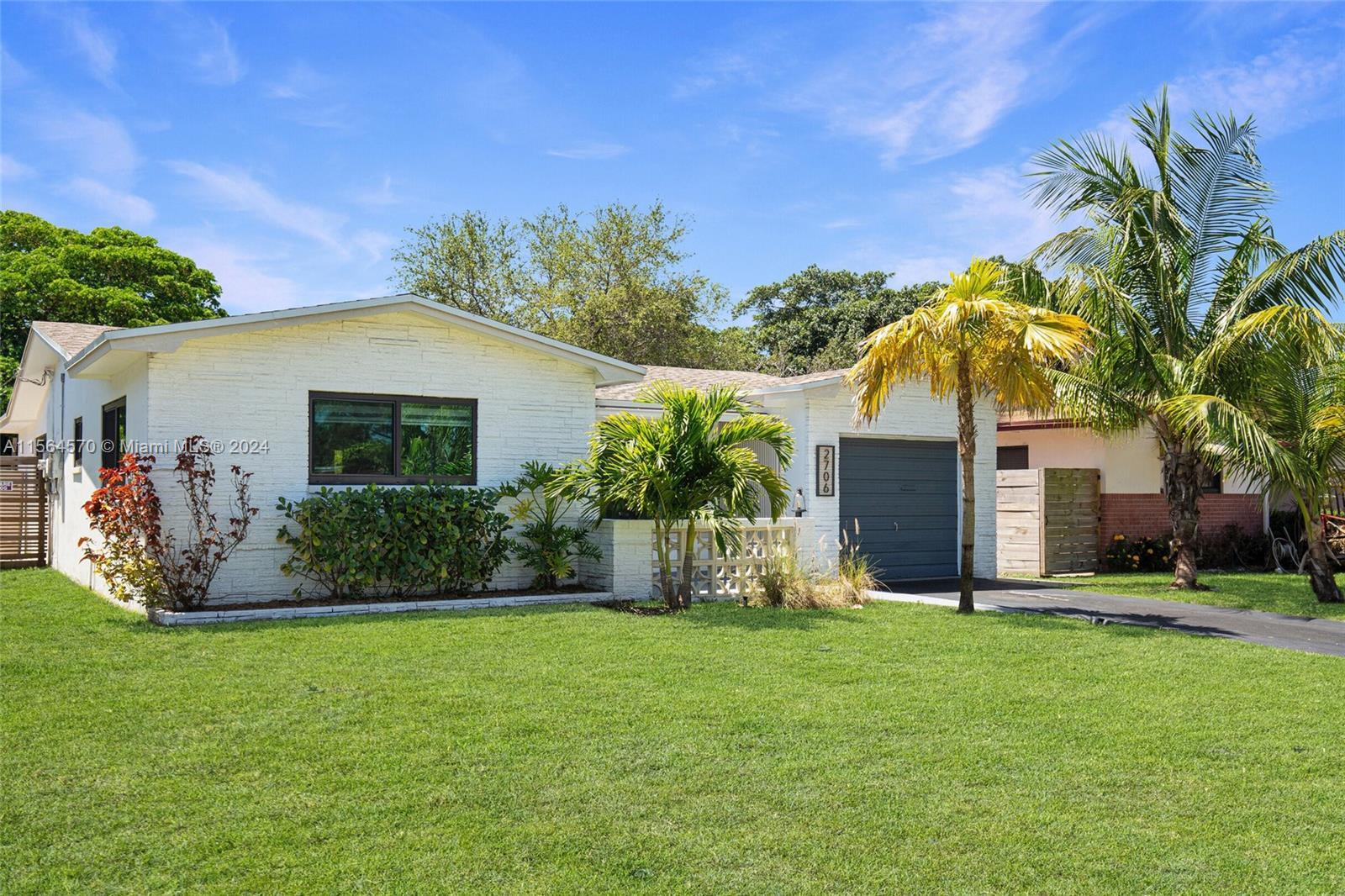 Photo of 2706 Taylor St in Hollywood, FL