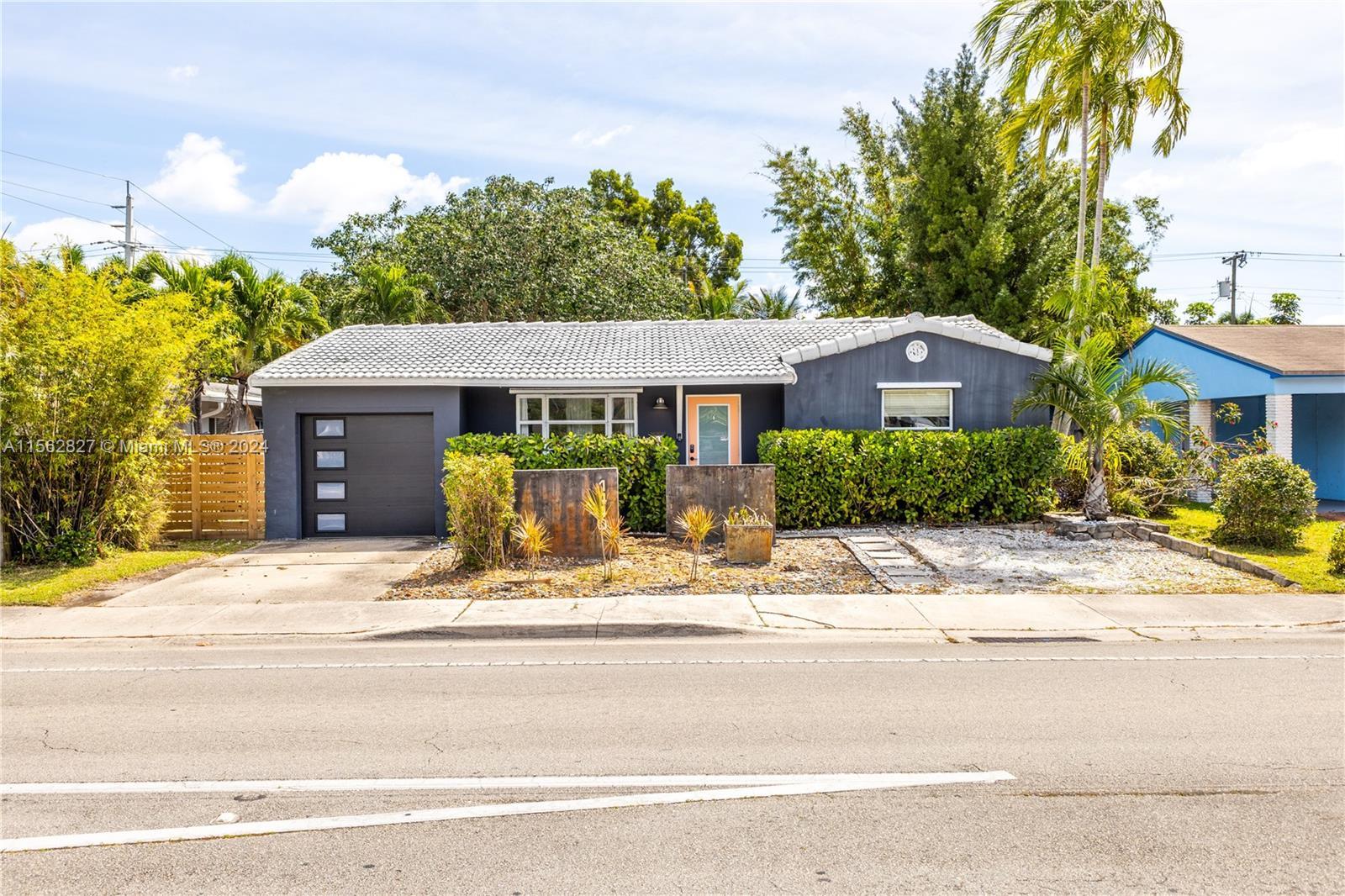 Welcome to this charming 3 bed 2 bath ranch style home, NO HOA in the coveted Poinsettia Heights nei