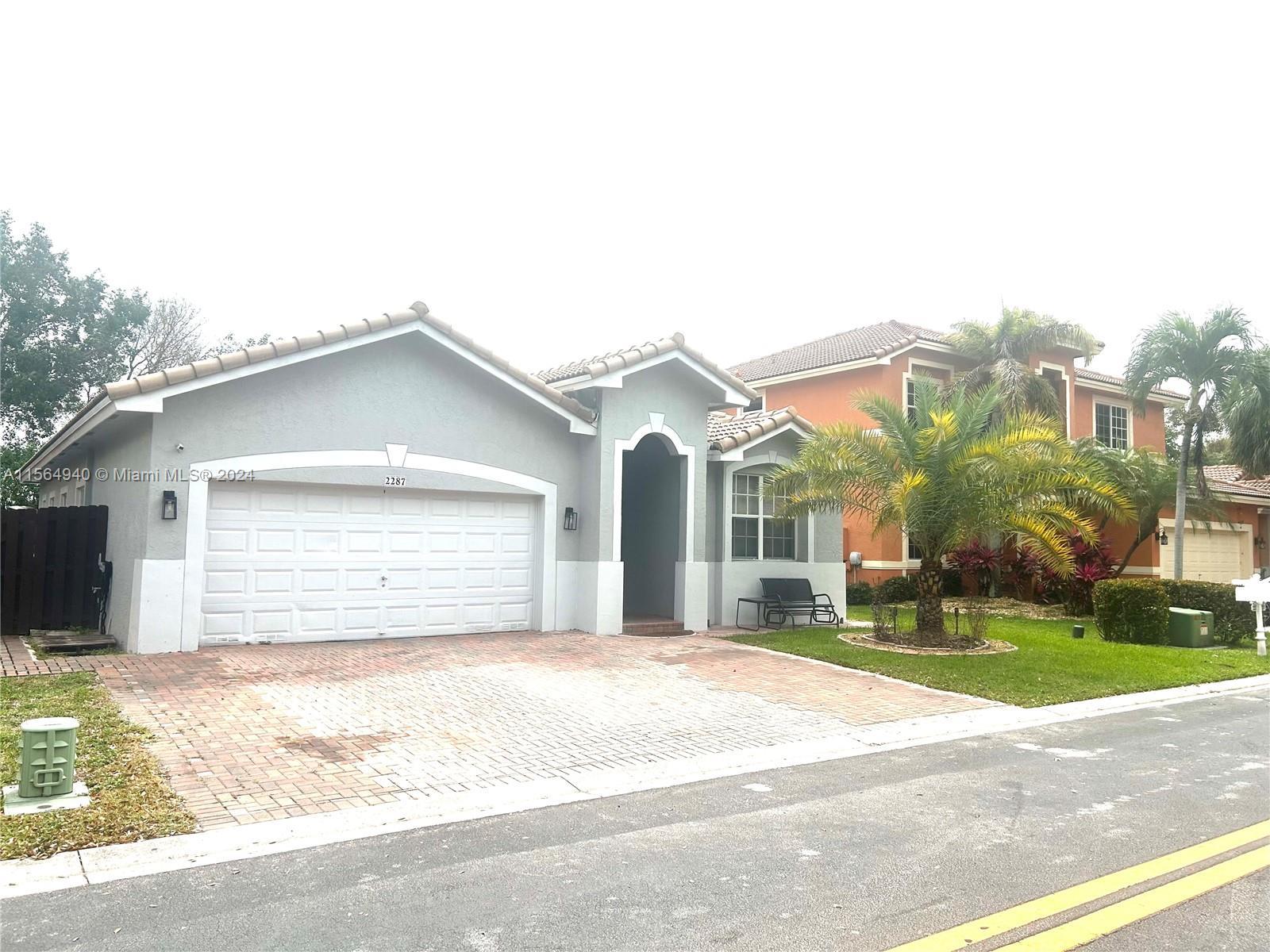 Photo of 2287 NW 72nd Ter in Pembroke Pines, FL