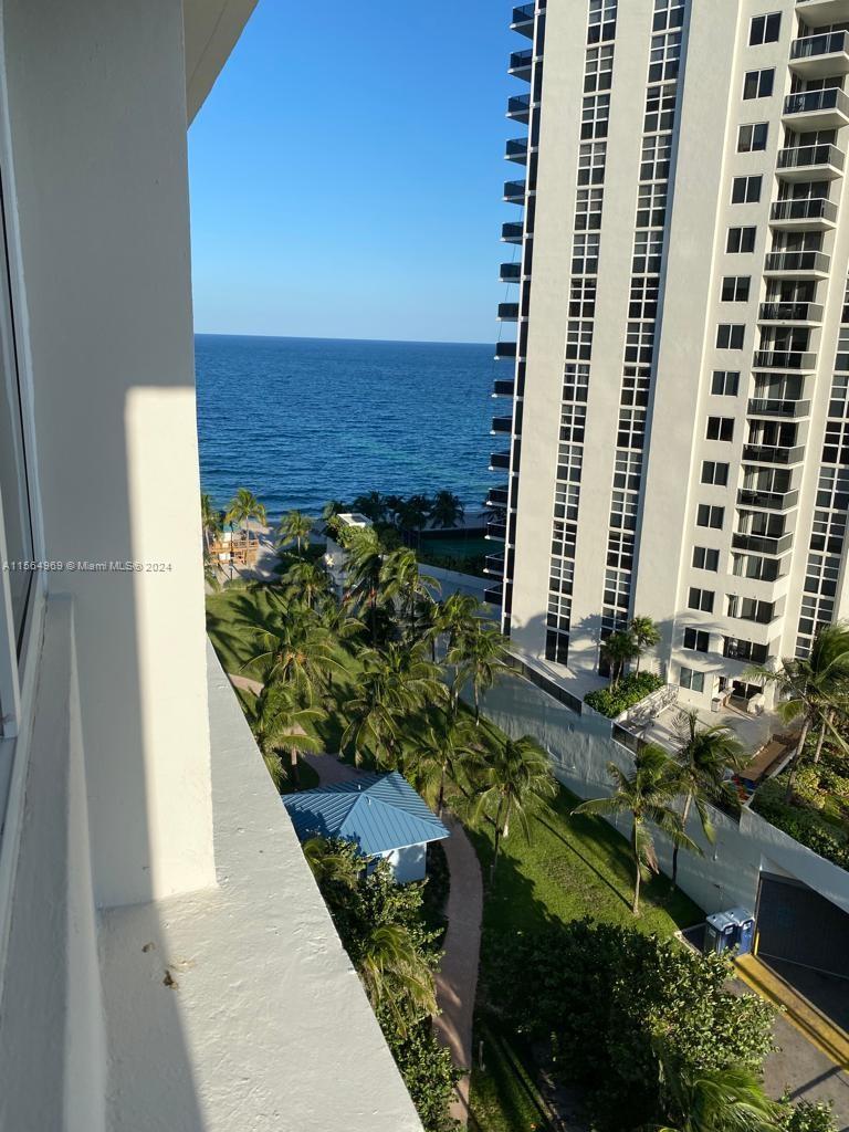 Photo of 19201 Collins Ave #940 in Sunny Isles Beach, FL