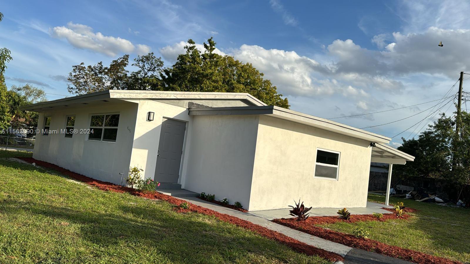 Photo of 4240 NW 192nd St in Miami Gardens, FL