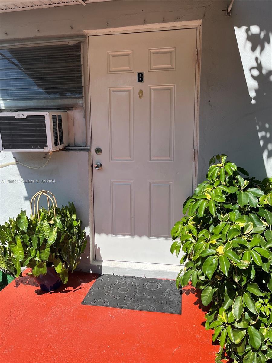 Photo of 2818 Fillmore St #B in Hollywood, FL