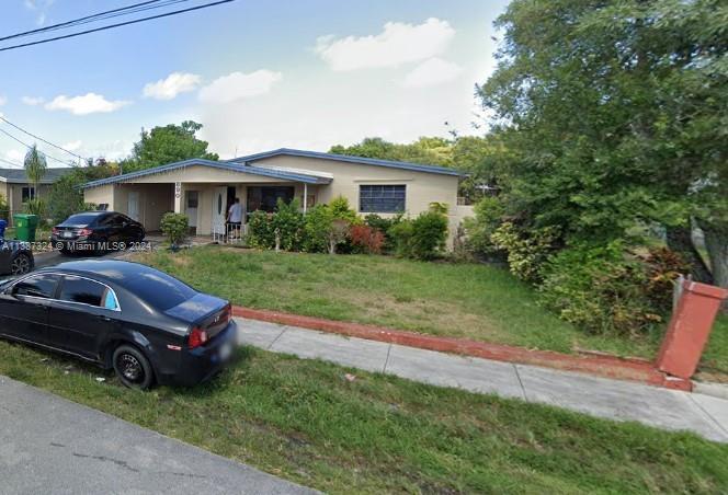 Photo of 890 NW 35th Ave in Lauderhill, FL