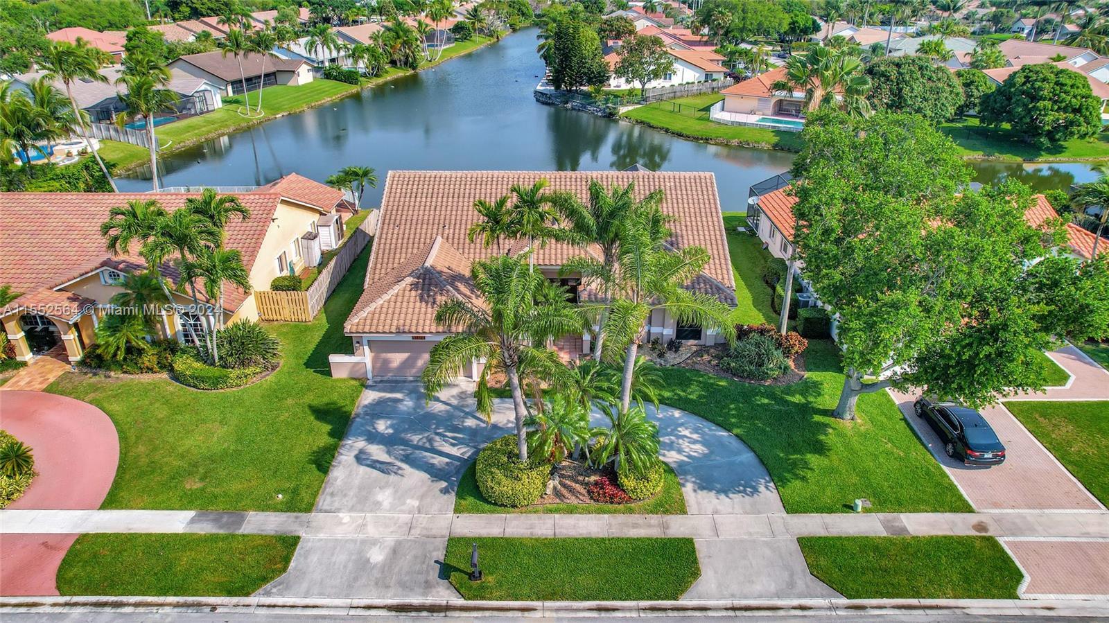 Photo of 10121 NW 10th St in Plantation, FL