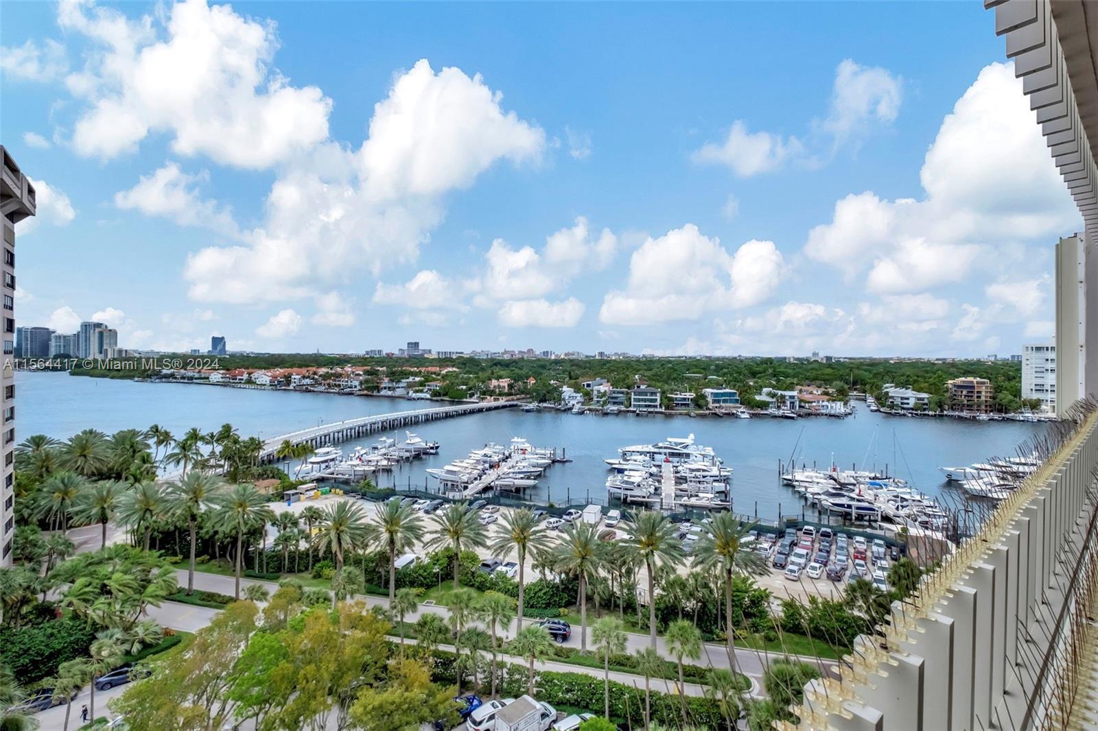 Lovely 2bd/2ba situated in a tropical, 20 acre private island, surrounded by Biscayne Bay, just off 