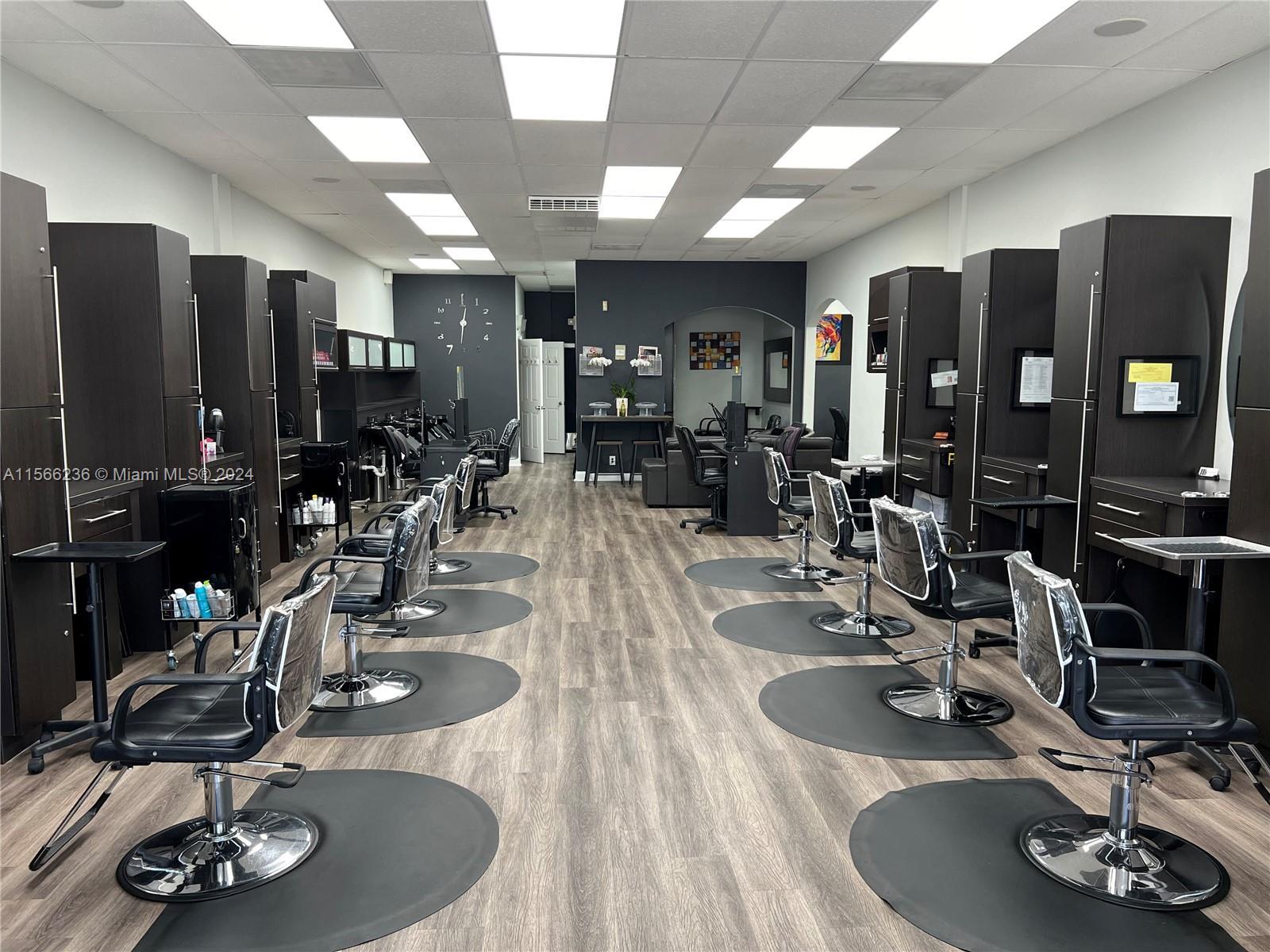 GREAT PASSIVE INCOME!!! 
Beautiful Hair Salon & SPA located in the EXCLUSIVE SHOPPING CENTER of Pin