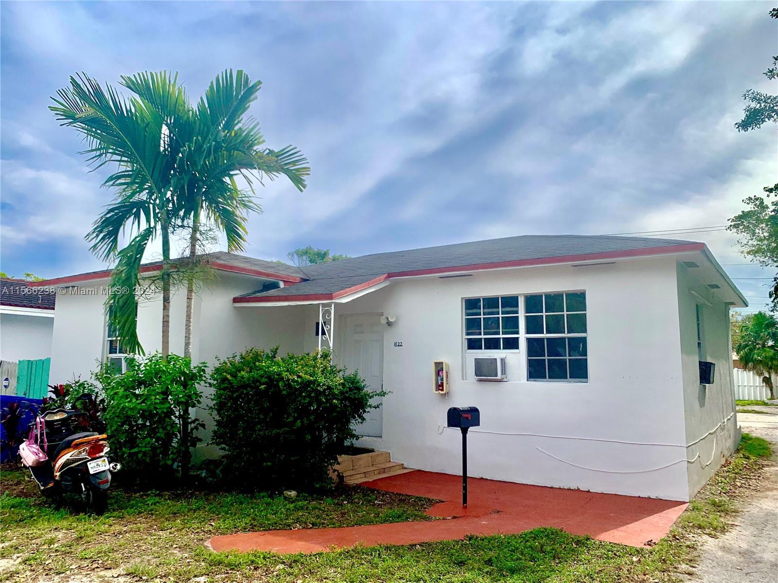 Photo of 1822 Cleveland St in Hollywood, FL