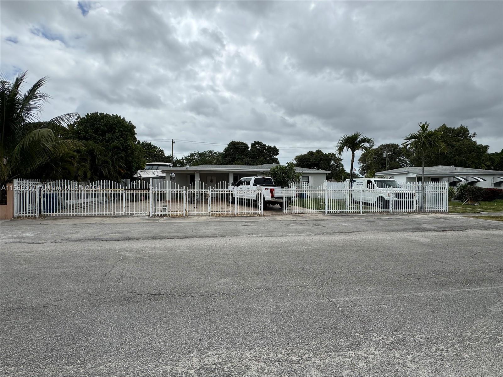 Photo of 8611 NW 35th Ct in Miami, FL