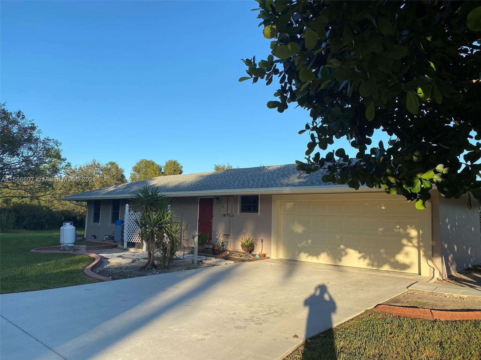 Photo of 16711 SW 52nd Pl in Southwest Ranches, FL