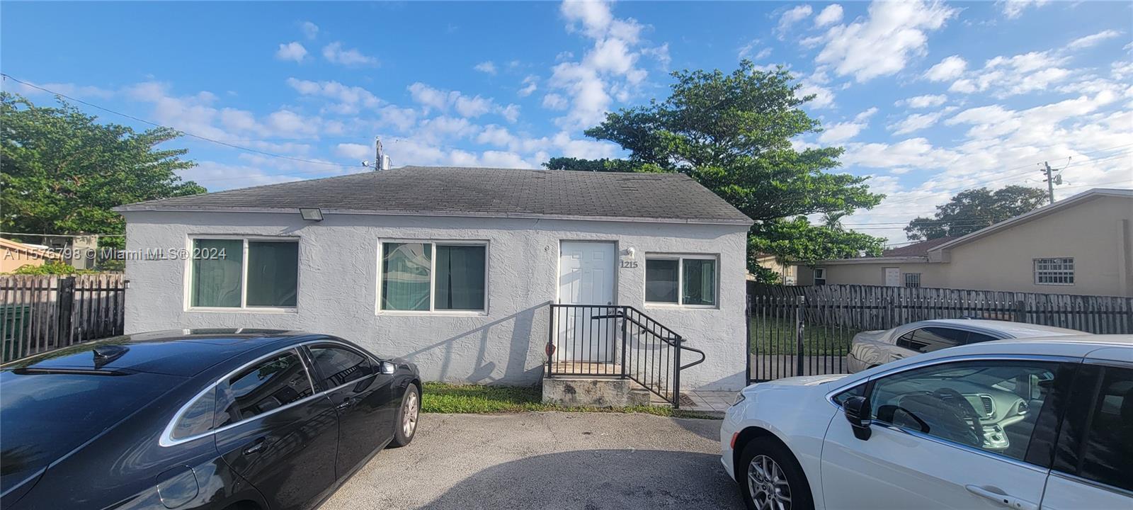 Photo of 1215 NW 100th St #1 in Miami, FL