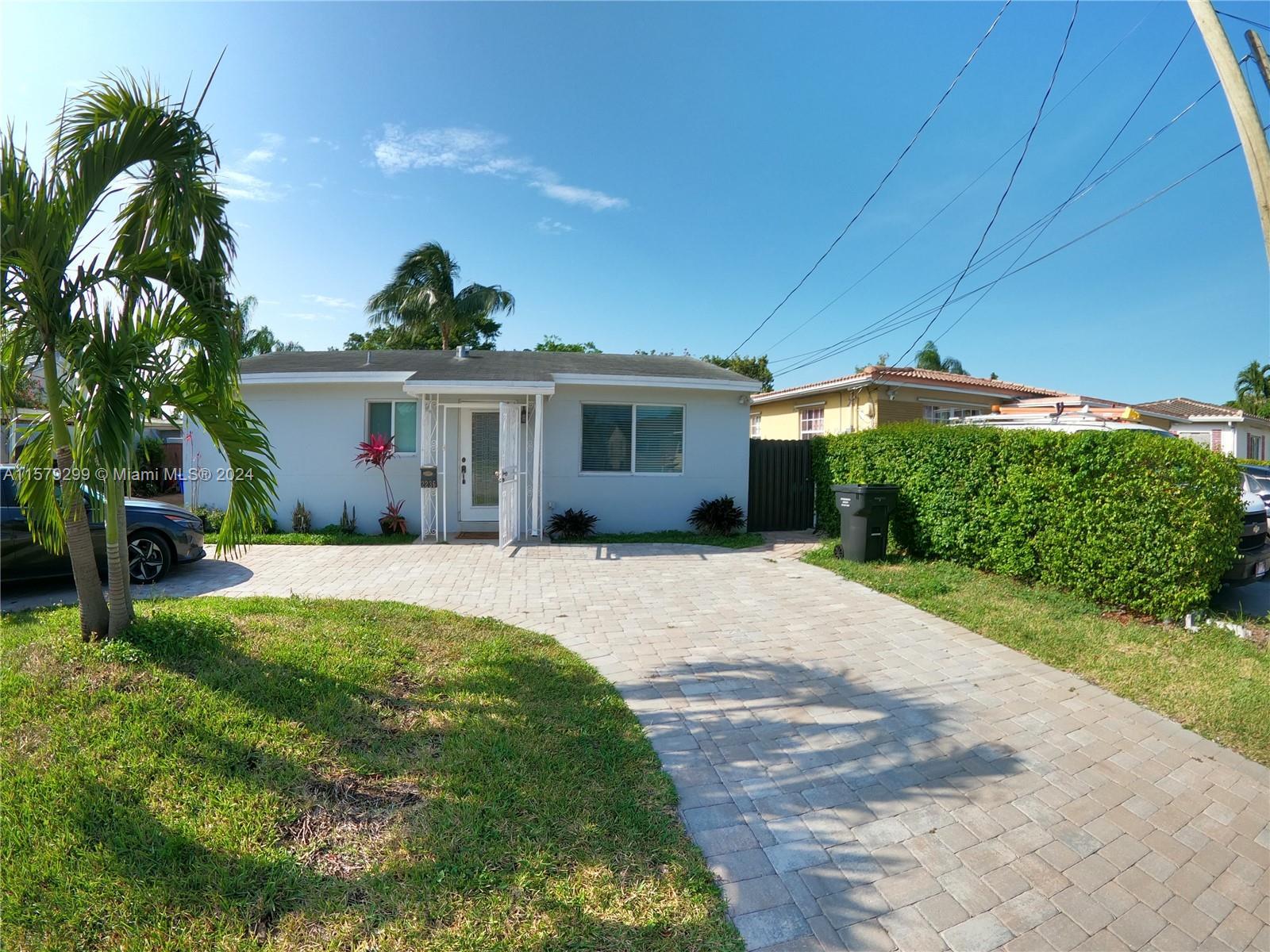 Photo of 2236 Grant St #F in Hollywood, FL