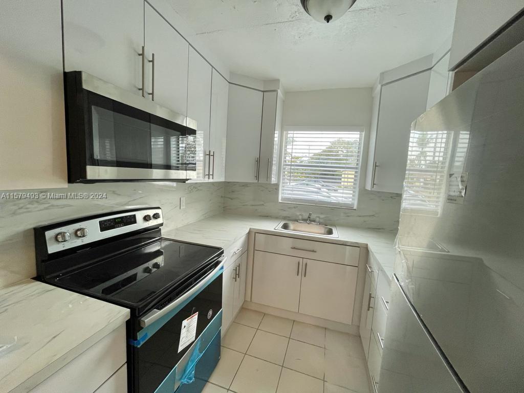 Photo of 2519 Pierce St #5 in Hollywood, FL