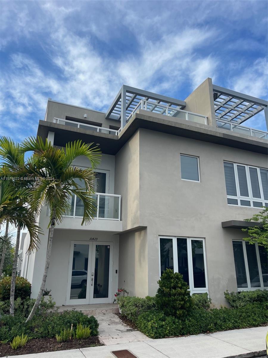 Photo of 10429 NW 63rd Ter in Doral, FL