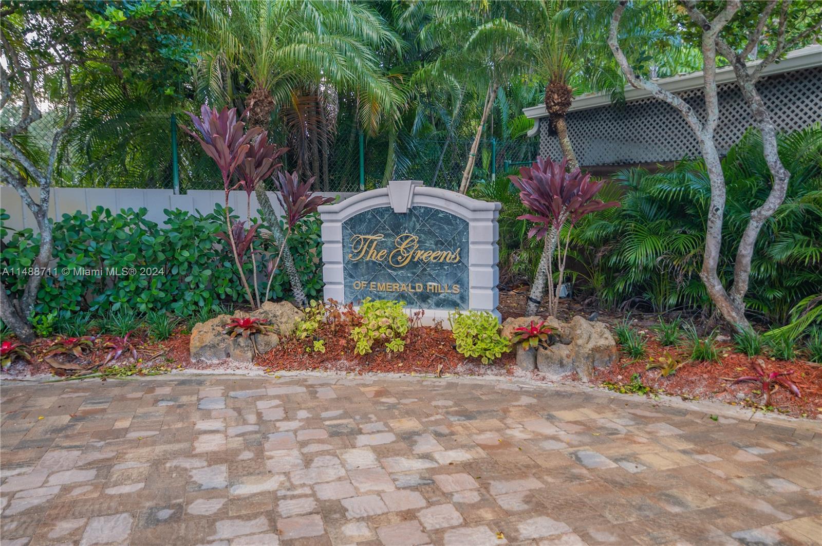 Photo of 36 Eastmont Rd in Hollywood, FL