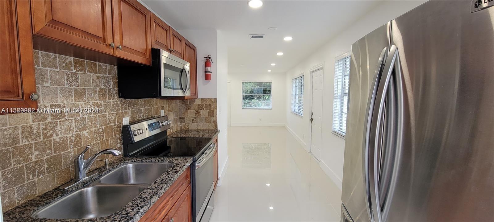 Photo of 831 NW 14th Wy #2 in Fort Lauderdale, FL