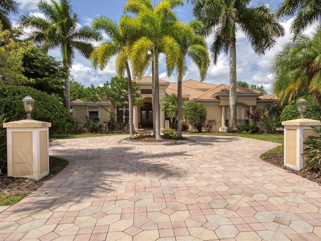 Photo of 7023 Portmarnock Pl in Lakewood Ranch, FL