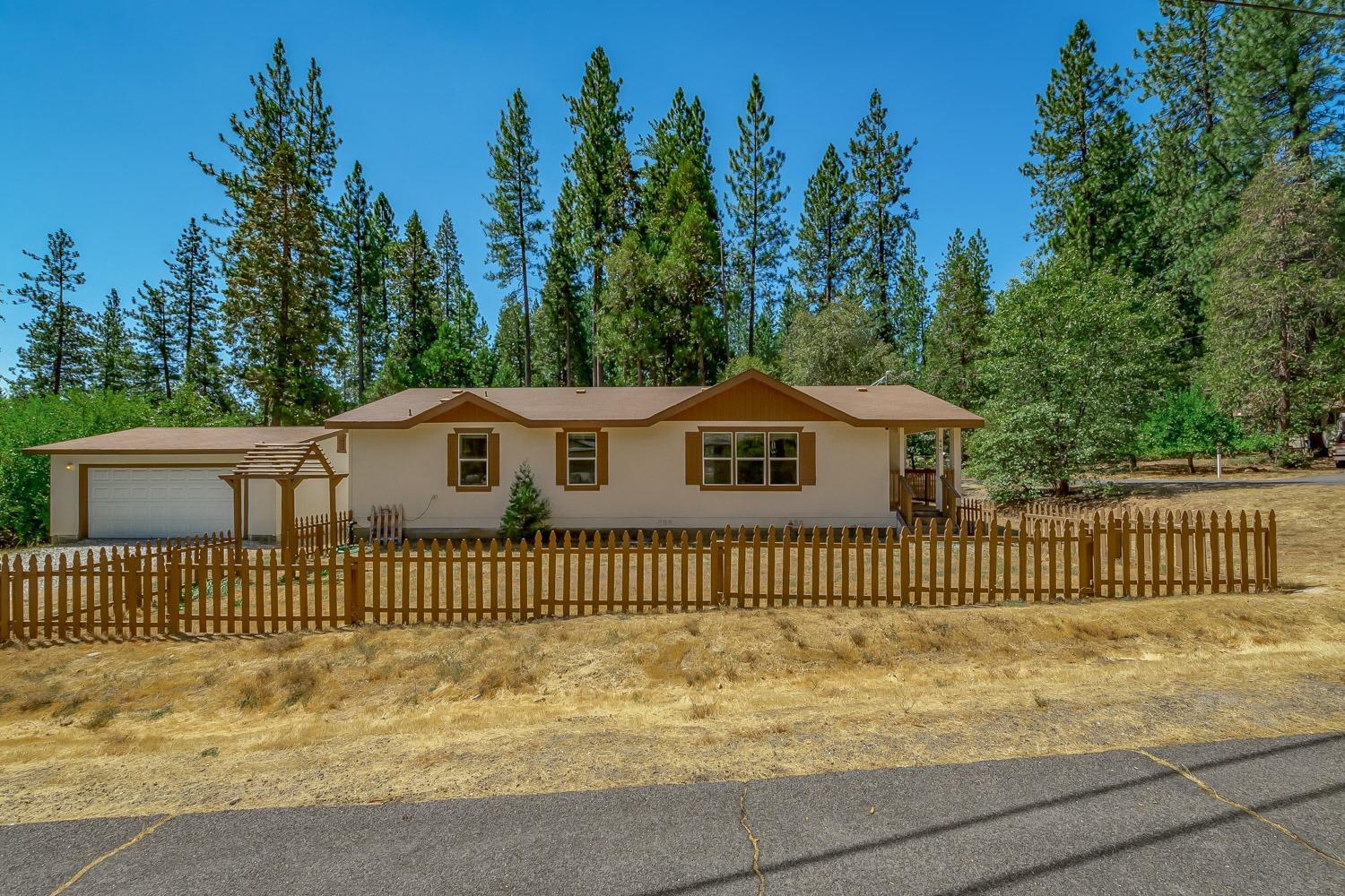 Photo of 447 Grey Mare Rd in Avery, CA