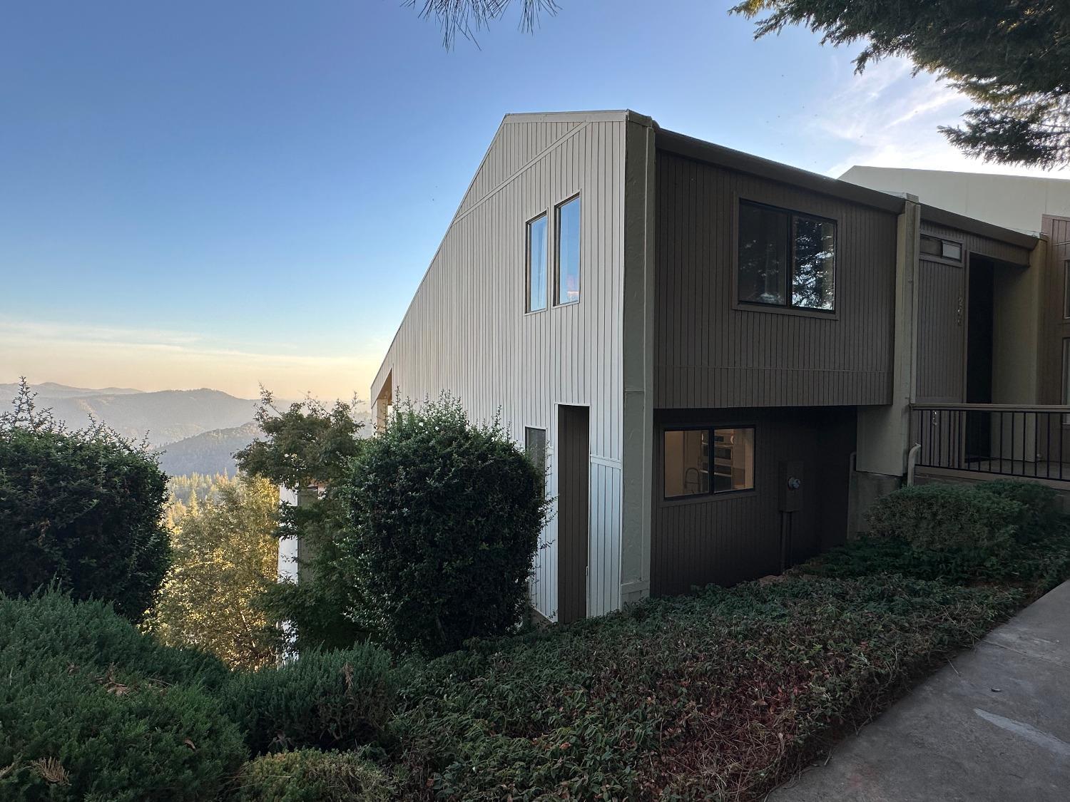 Photo of 1206 Laurel Ln in Murphys, CA