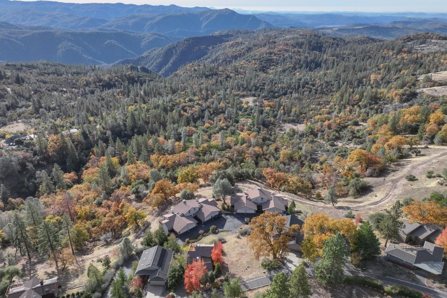 Photo of 838 Laurel Ln in Murphys, CA