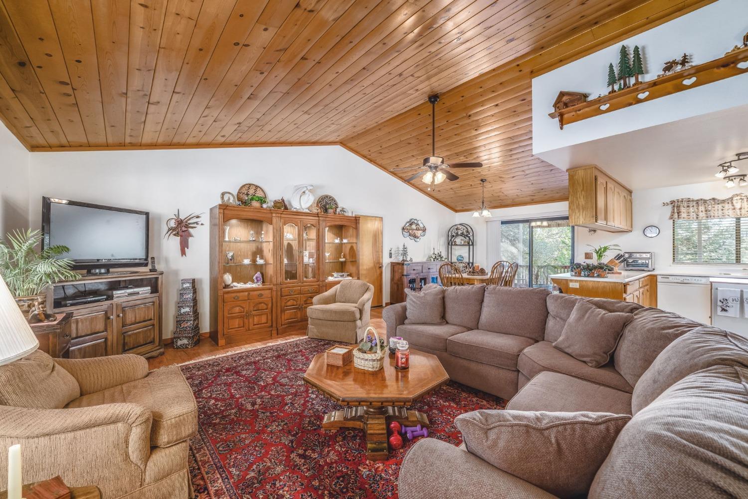 Photo of 433 Wyldewood Dr in Murphys, CA