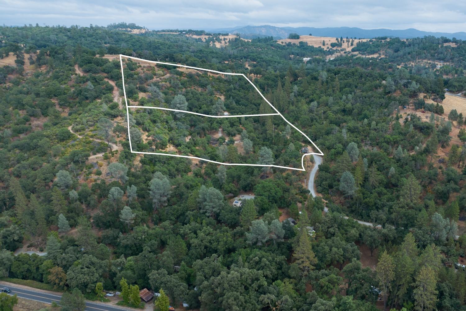 Photo of 3300 Canyon Ct in Murphys, CA