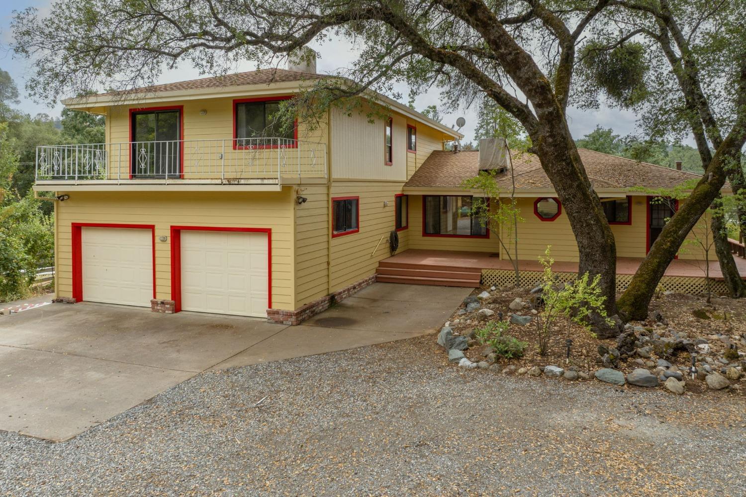 Photo of 1579 Pennsylvania Gulch Rd in Murphys, CA