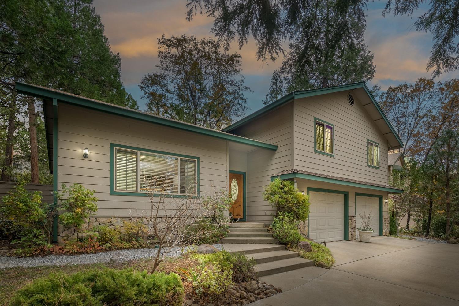 Photo of 739 Sugarbush Ln in Murphys, CA
