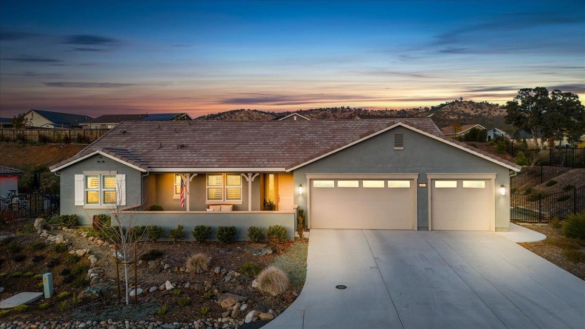 Photo of 637 Paseo Verde Dr in Copperopolis, CA