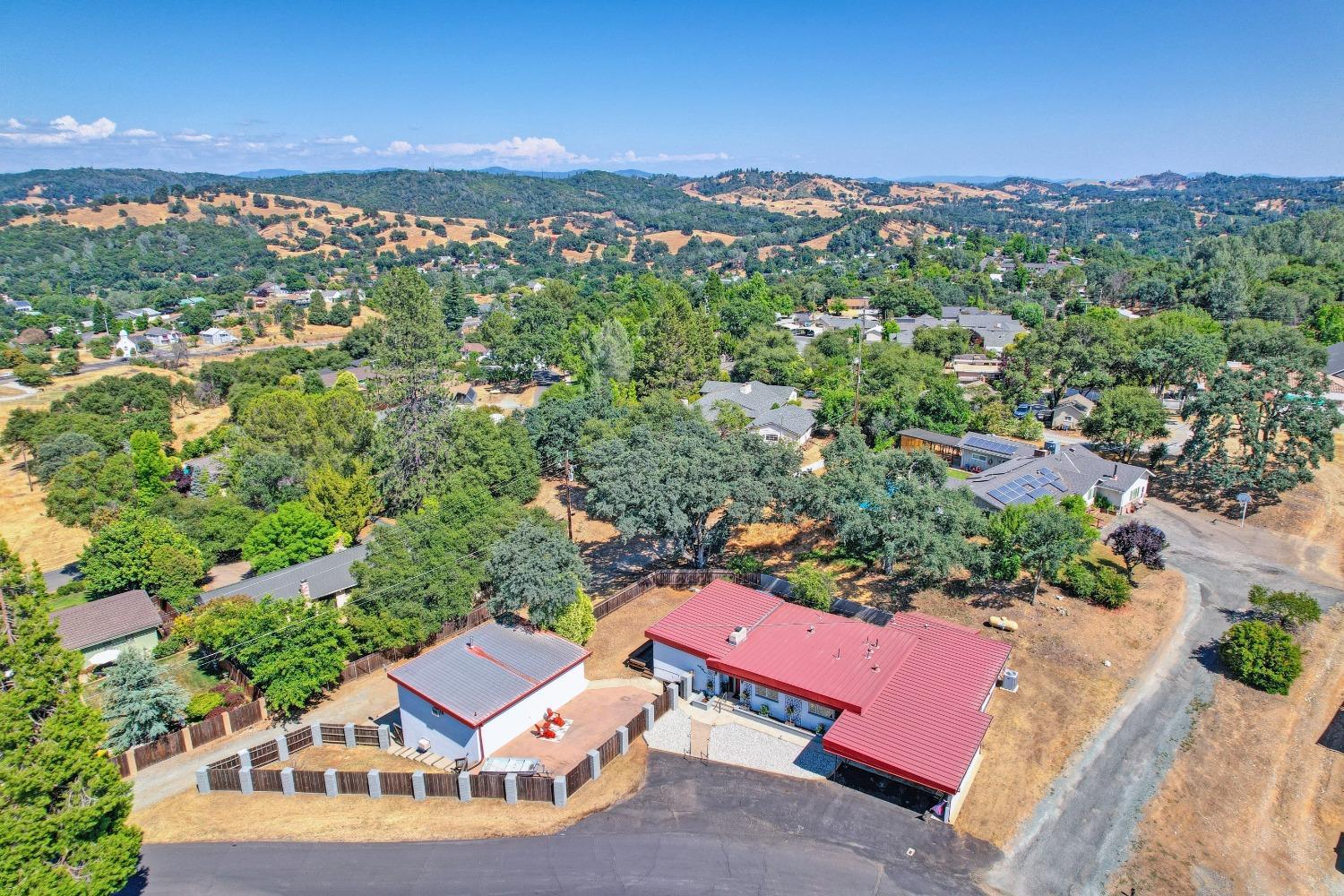 Photo of 855 Gold Cliff Rd in Angels Camp, CA