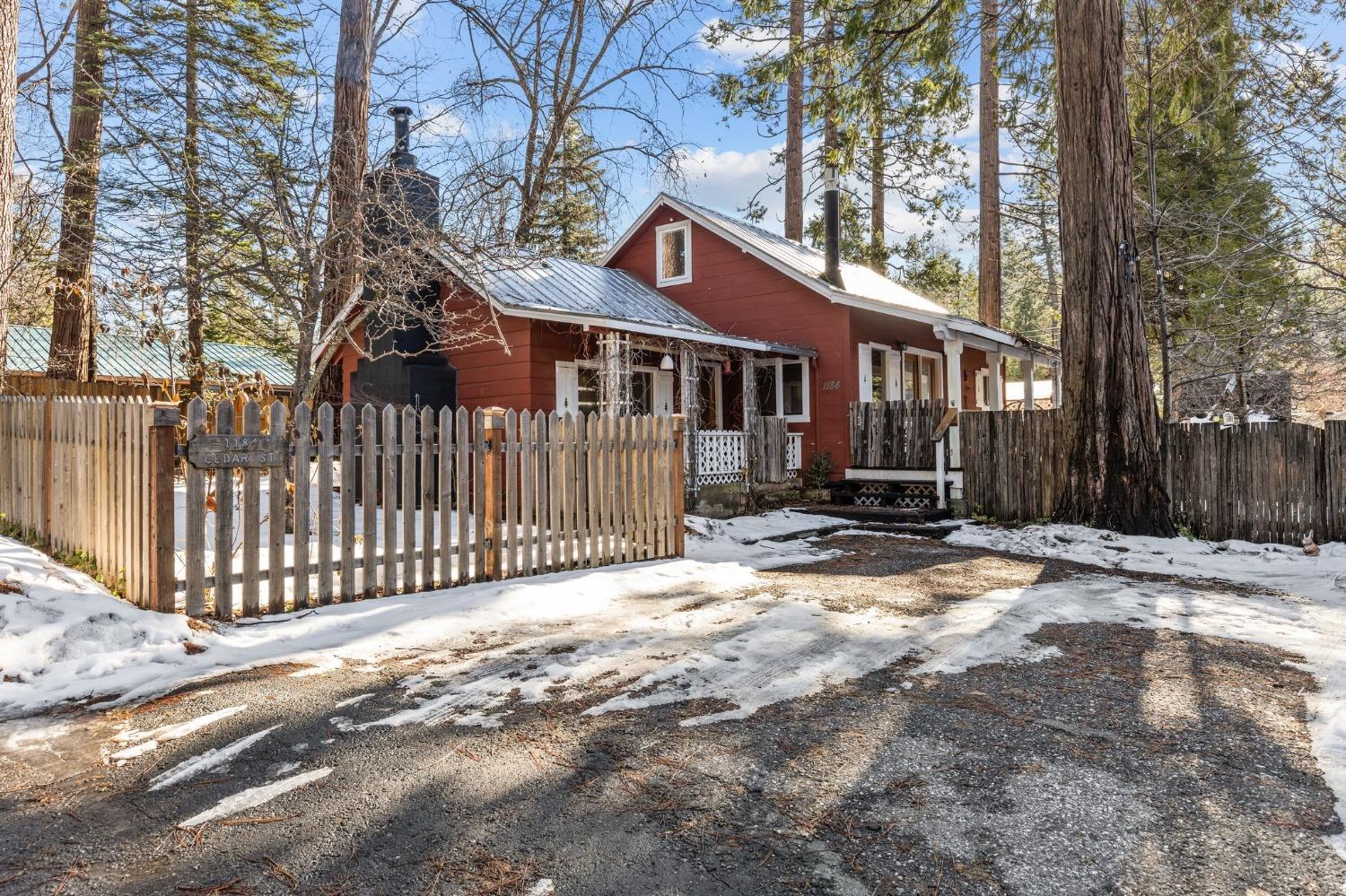 Photo of 1184 Cedar St in Arnold, CA