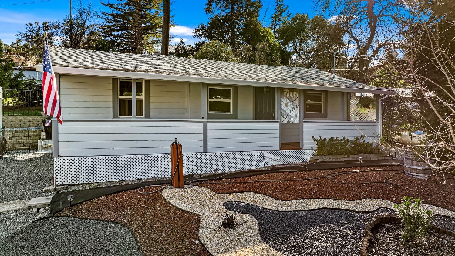 Photo of 8173 Old School Wy in Mokelumne Hill, CA